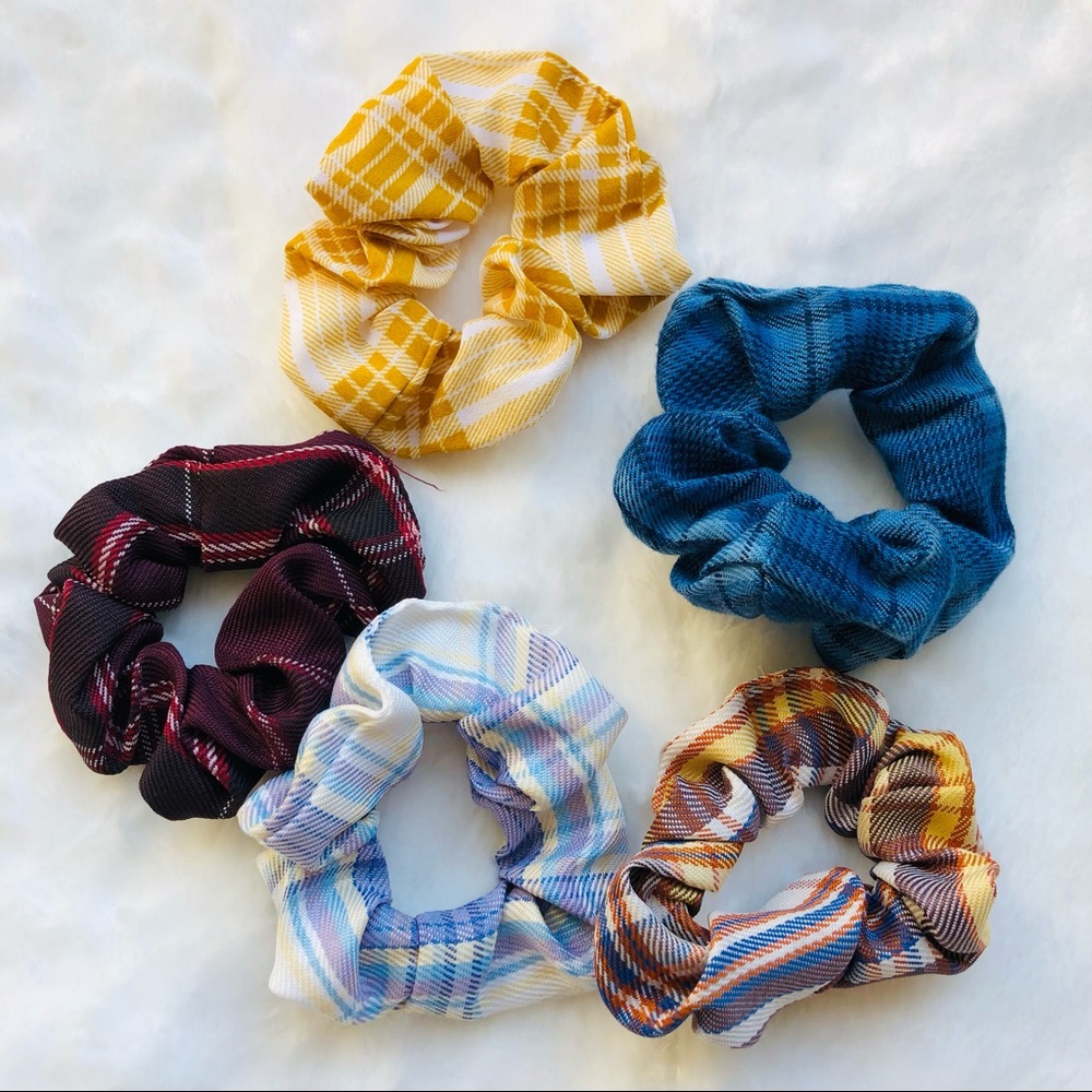 5 scrunchies grid theme